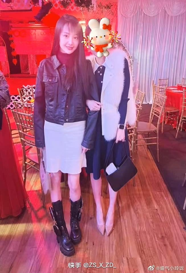 Nữ diễn viên diện cả cây đồ hiệu đắt tiền dù phải trả khoản lớn các chi phí bồi thường cũng như kiện tụng. 