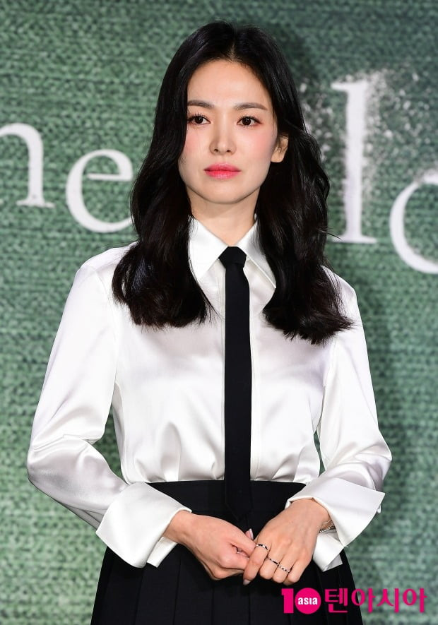 Song Hye Kyo từng hiếm hoi nhắc đến Son Ye Jin, mối quan hệ thực sự có căng thẳng như lời đồn? Ảnh 1