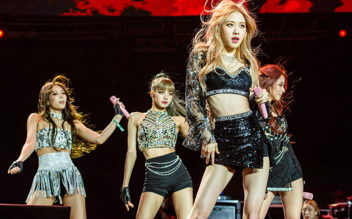 Sân khấu hiếm hoi Jennie lép vế toàn tập so với Lisa, Jisoo và Rosé Ảnh 2