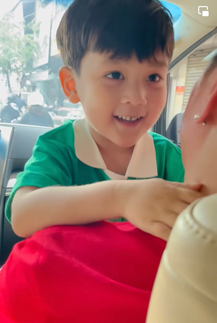 Cách nói chuyện ngọt ngào, tình cảm của con trai Đàm Vĩnh Hưng khiến dân tình tan chảy.