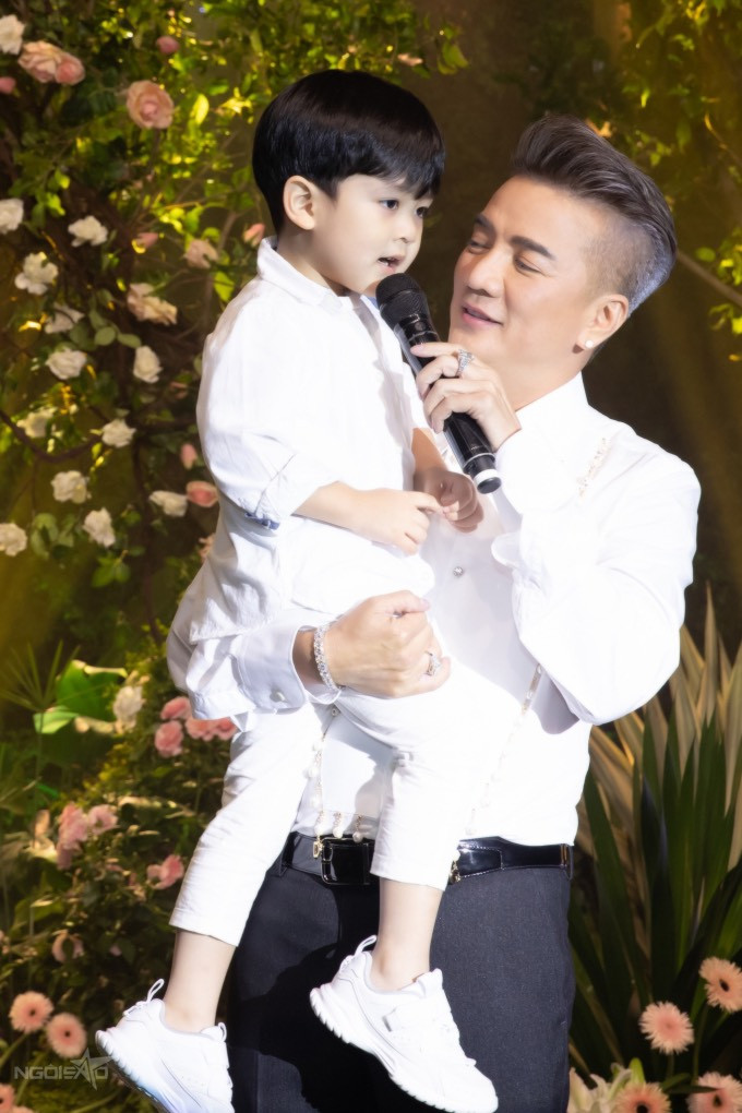 Còn nhỏ tuổi nhưng bé Polo lại rất hoạt ngôn, thông minh, dân tình ví vui như 'ông cụ non'. 