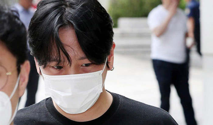 Himchan bị kết án 10 tháng tù giam vì tấn công tình dục.