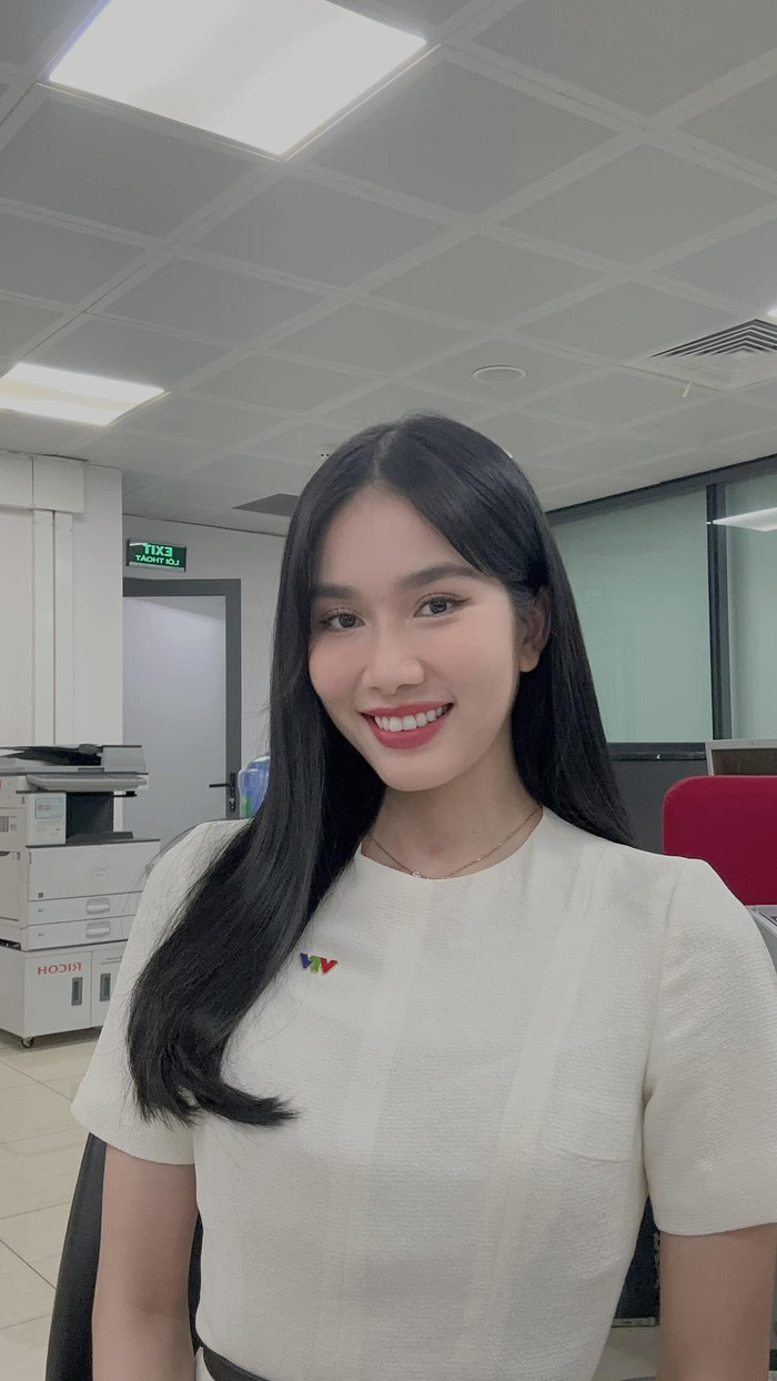 Phương Anh được khán giả ủng hộ hơn đàn chị Ngọc Châu bởi cô sở hữu profile học vấn vô cùng ấn tượng. 