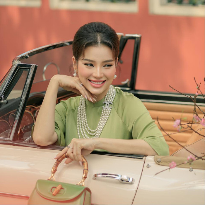 Phương Trinh Jolie