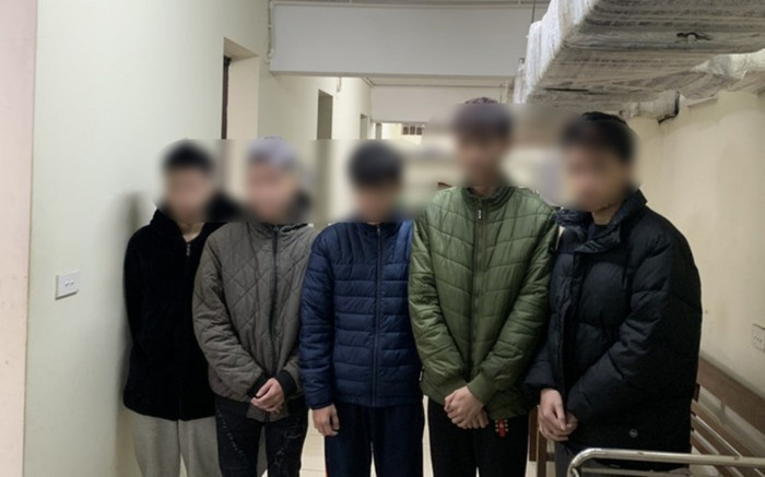 Nghĩ rằng đồng nghiệp hay nói xấu mình, thanh niên tụ tập nhóm người làm điều đáng sợ Ảnh 2