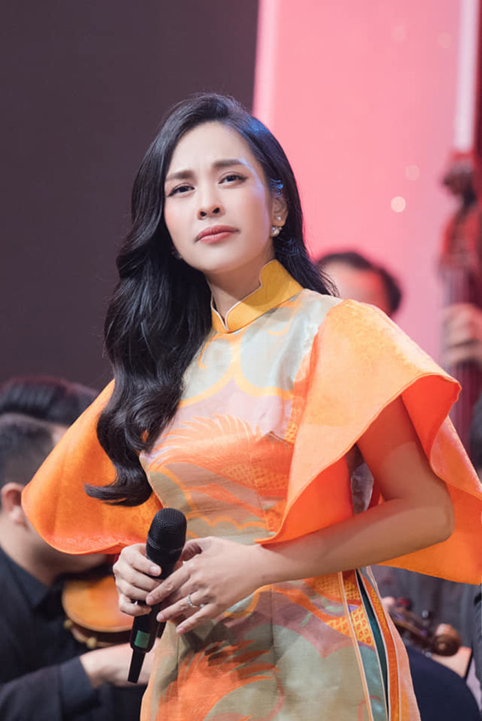 Ca sĩ Ngọc Mai đang là tâm điểm chú ý của dân mạng thời gian gần đây.