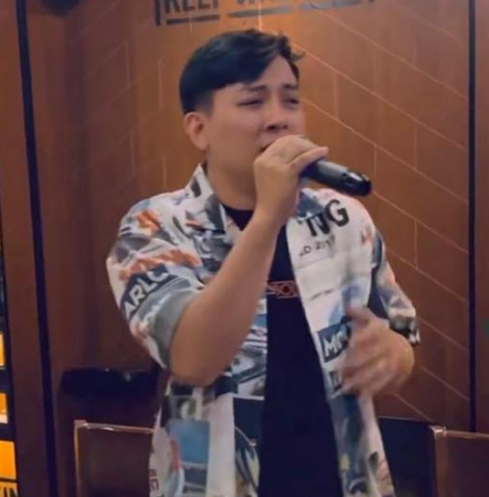 Visual mới đây nhất của Hoài Lâm.