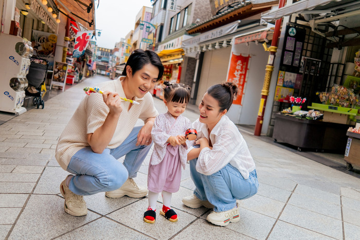 Gia đình Đông Nhi - Ông Cao Thắng trong chuyến đi Nhật Bản cách đây chưa lâu.