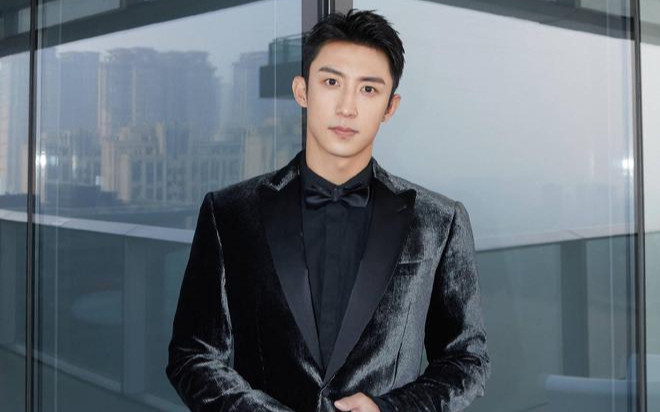 Giữa lúc bị đồn có con với Địch Lệ Nhiệt Ba, Hoàng Cảnh Du có hành động khiến khán giả khó hiểu Ảnh 2