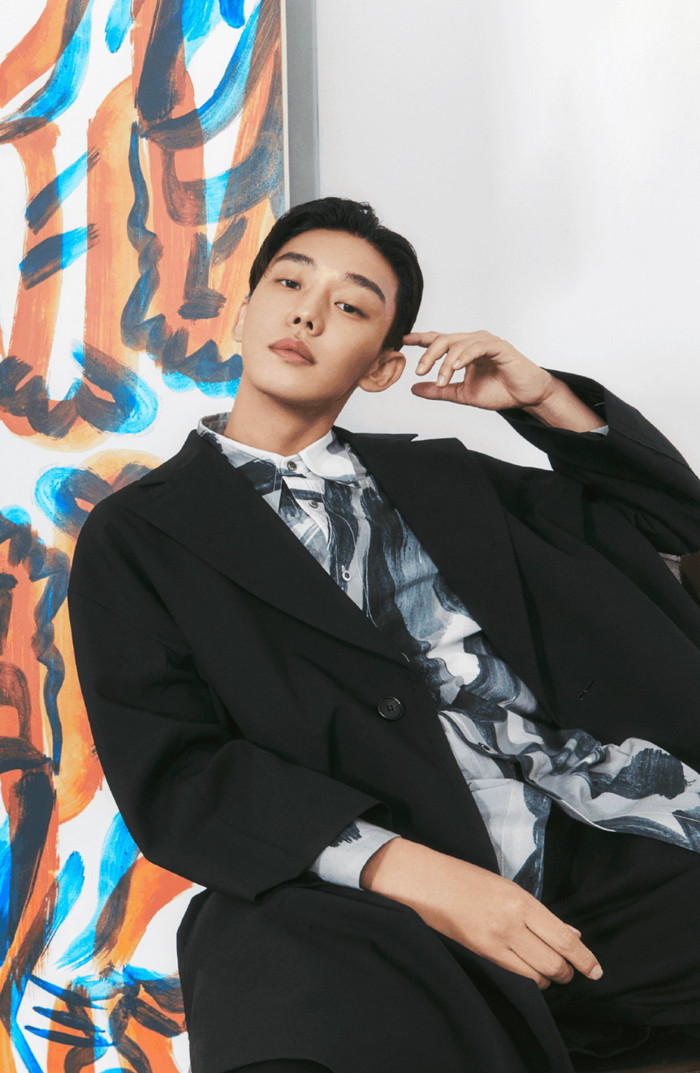 Sở hữu gương mặt điển trai cùng thần thái đầy cuốn hút, Yoo Ah In từng nhận về vô số lời mời quảng cáo từ nhiều công ty, nhãn hàng nổi tiếng trong và ngoài nước