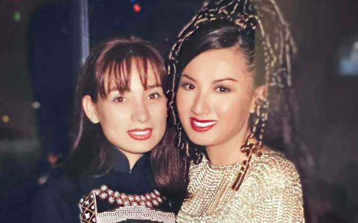 Vợ cũ Bằng Kiều bần thần khi xem lại ảnh chụp chung với nghệ sĩ Phi Nhung, tiếc nuối điều này Ảnh 2