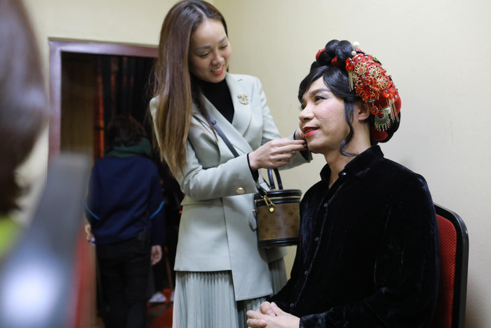 Bã xã NSND Công Lý luôn ủng hộ chồng trong công việc.