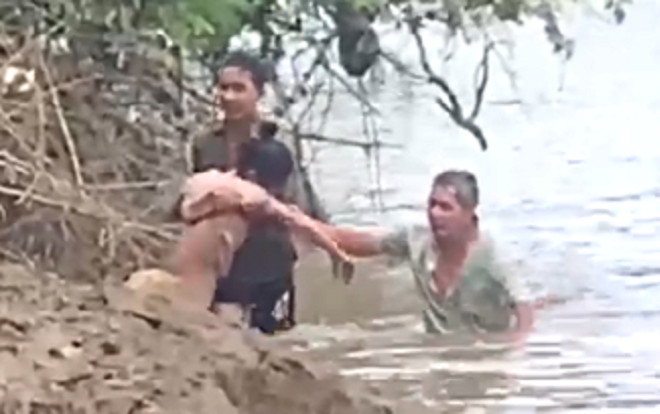 Nhảy sông tự tử lần đầu bất thành, bé gái 13 tuổi tiếp tục ra sông làm điều dại dột và cái kết 'thót tim' Ảnh 2