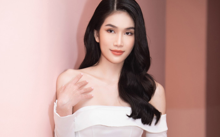 Đăng ảnh chúc mừng ngày Valentine, Á hậu Phương Anh bị dân mạng chê 'phản cảm' Ảnh 2