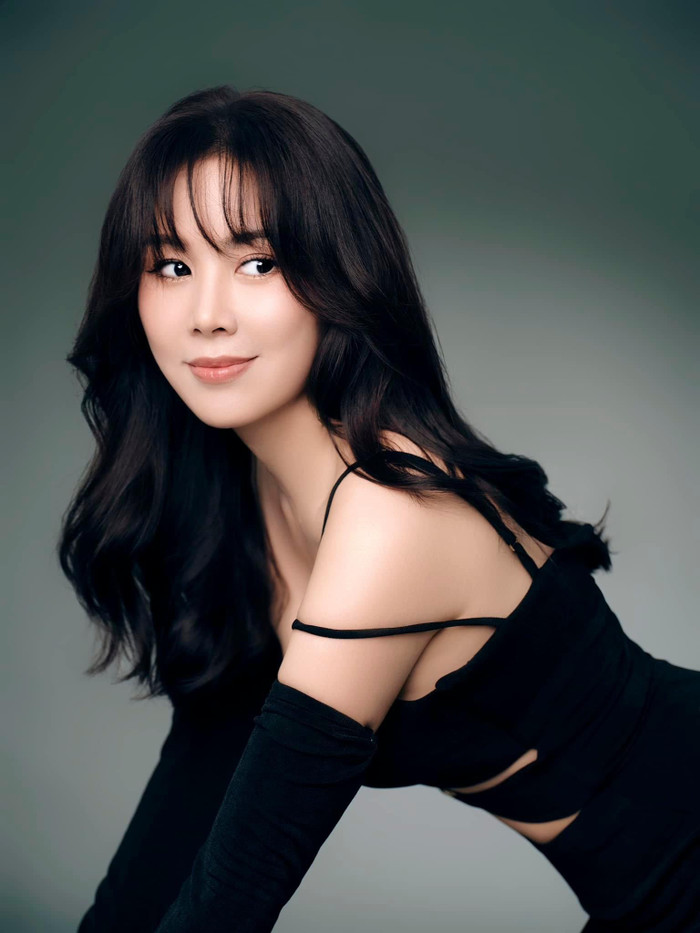 Lê Phương được nhận xét ngày càng trẻ, dường như thời gian đã lãng quên tuổi tác của bà xã Trung Kiên.