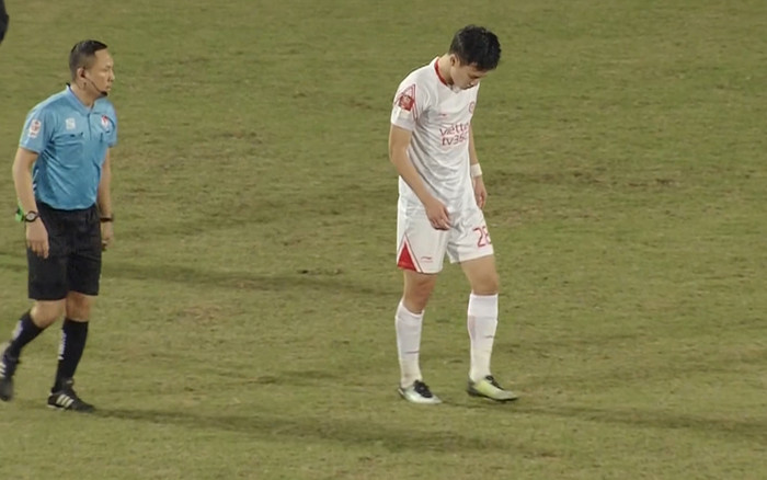 Hoàng Đức rời sân bằng cáng trong ngày Viettel thắng trận derby Thủ đô Ảnh 2