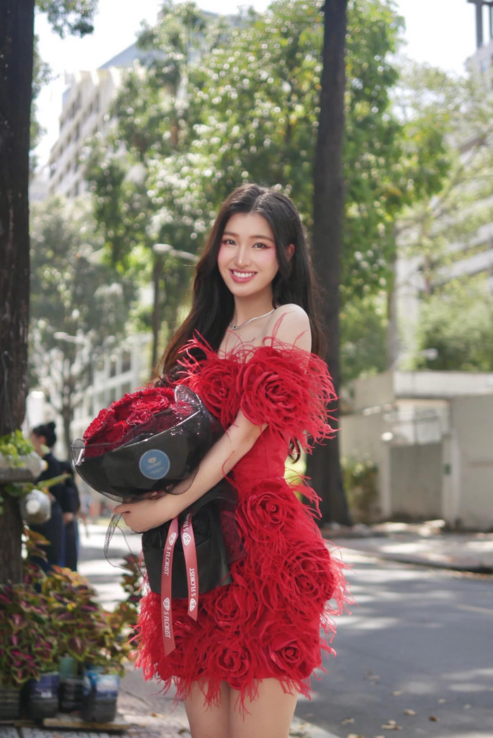 Cận cảnh vẻ đẹp của Phương Nhi. 