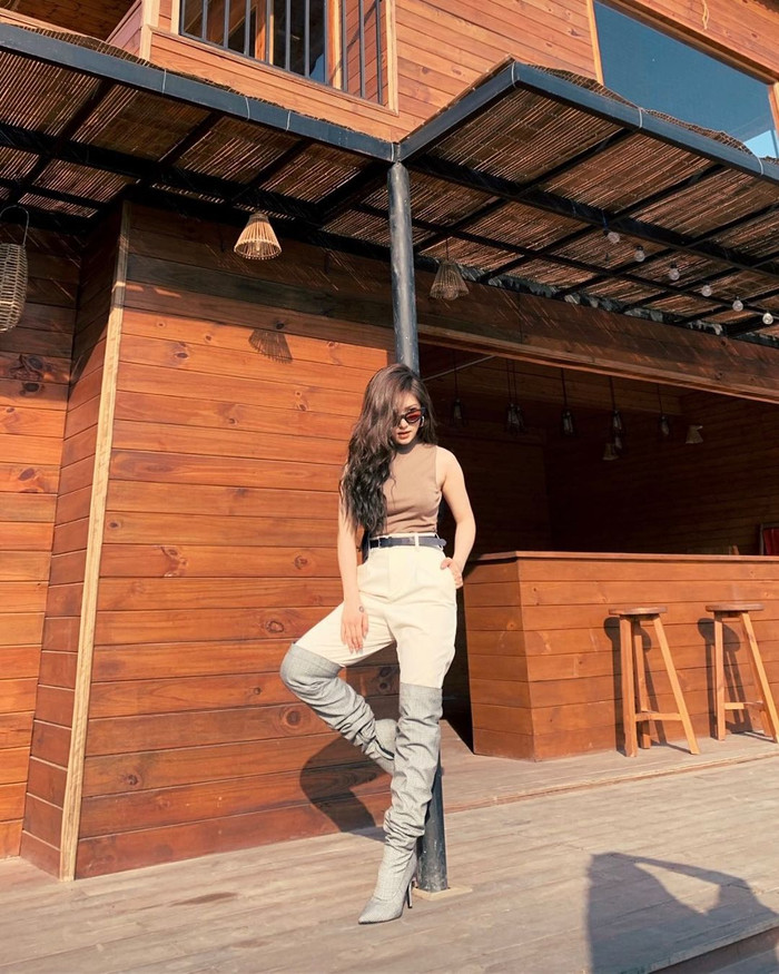 Hương Tràm tự tin thể hiện sự phóng khoáng, cá tính ở trời Tây