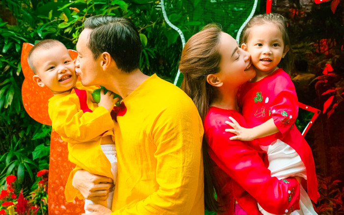 Hồ Ngọc Hà - Kim Lý bất ngờ thiên vị Lisa, 'cậu út' Leon liền có phản ứng khiến ai cũng bất ngờ Ảnh 2