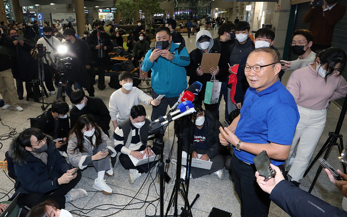 HLV Park Hang Seo dẫn dắt Indonesia đối đầu tuyển Việt Nam nếu PSSI mời? Ảnh 2