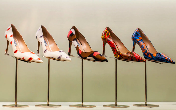 Giày cao gót trở lại đường đua sau nhiều năm giày thể thao thống trị thị trường Ảnh 2