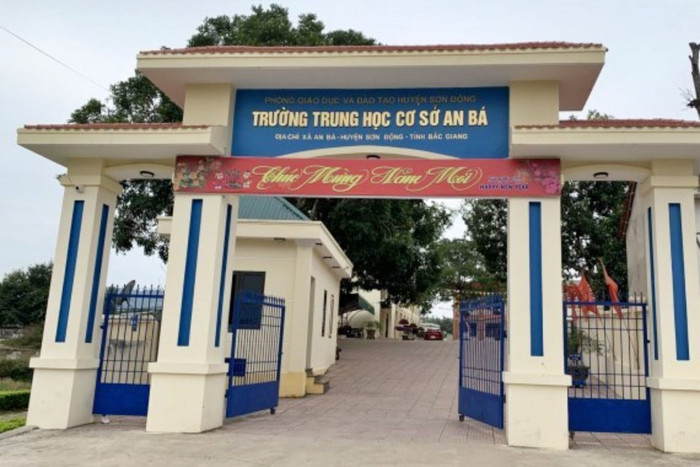 Trường THCS An Bá, xã An Bá, nơi có nữ sinh lớp 7 mang thai tự sinh con tại nhà. (Ảnh: TPO).