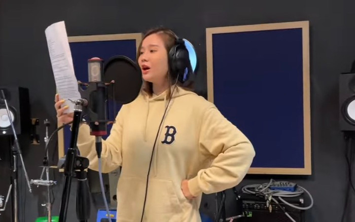 Huyền Lizzie hé lộ hậu trường làm 'ca sĩ': 'Ná thở' vì thu âm, liên tục mắc lỗi Ảnh 2