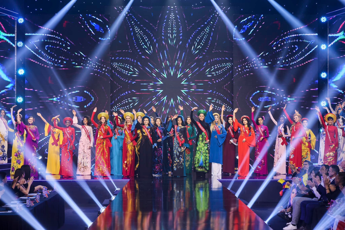 Rò rỉ hình ảnh khấu chung kết Miss Charm 2023: Hoành tráng thật hay giống hội trường đại học? Ảnh 2