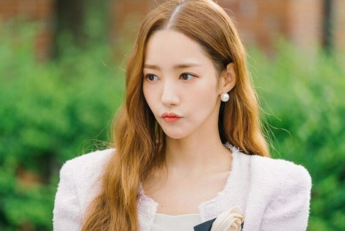Nữ diễn viên Park Min Young đang bị công tố viên điều tra. 