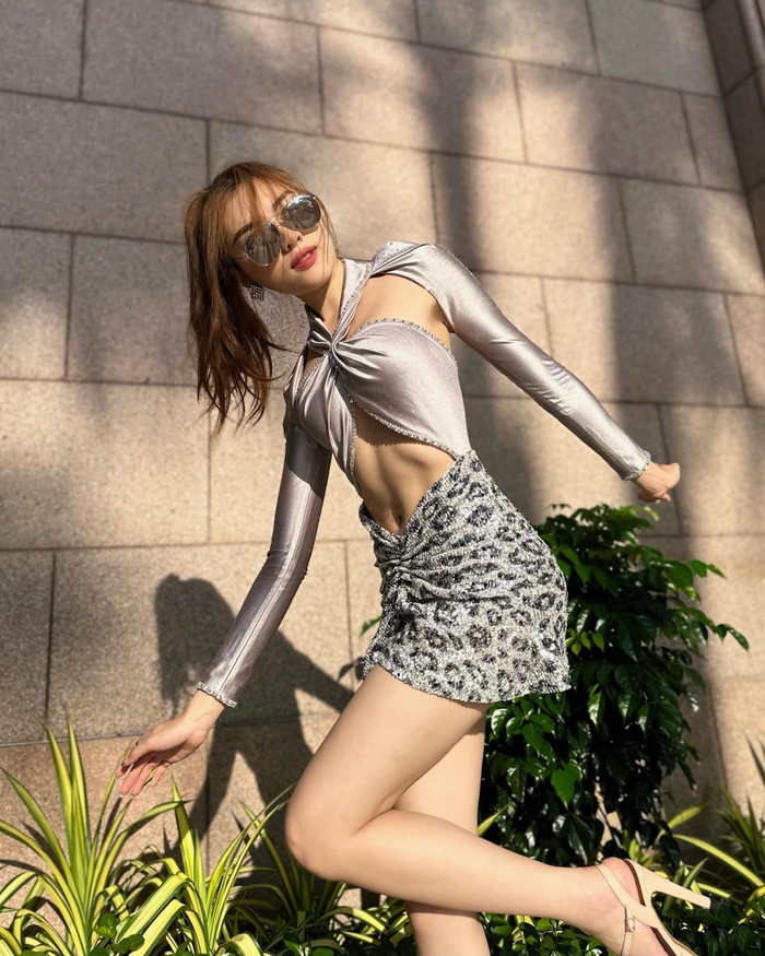 Trước đó, Thanh Thanh Huyền đã để lộ hình ảnh bật khóc sau hậu trường cuộc thi do quá nhiều áp lực. Tuy nhiên, cô đã nhanh chóng lấy lại tinh thần để có thể bước tiếp. Netizen hy vọng mỹ nhân 27 tuổi có thể lọt vào Top 6 chung cuộc để có cơ hội thể hiện khả năng 'nhai mic' trứ danh. Đây cũng là một trong những kỹ năng mà Thanh Thanh Huyền tự tin nhất.