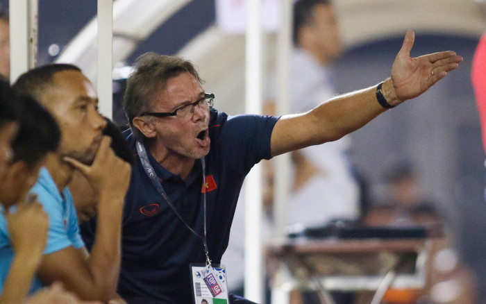 Với mỹ danh phù thuỷ trắng, Troussier liệu có hơn ông Park để giúp Việt Nam dự World Cup? Ảnh 2