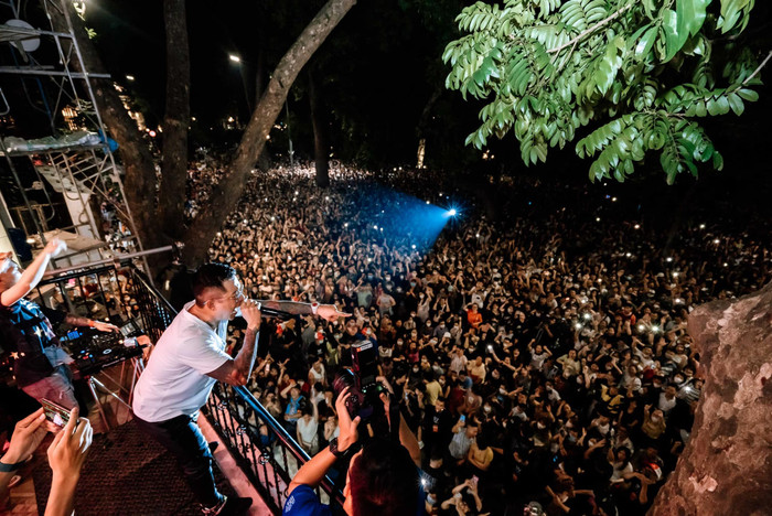 Tuấn Hưng phong độ đi hát ở tuổi U50, dân mạng nhận xét giọng hát đã dần xuống dốc Ảnh 6