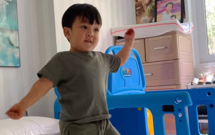 Còn nhỏ tuổi, quý tử nhà Đàm Vĩnh Hưng bộc lộ năng khiếu 'con nhà nòi' Ảnh 2