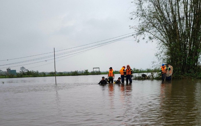 Cùng về quê ăn giỗ, vợ mất chồng trong tích tắc vì tai nạn ập đến bất ngờ Ảnh 2