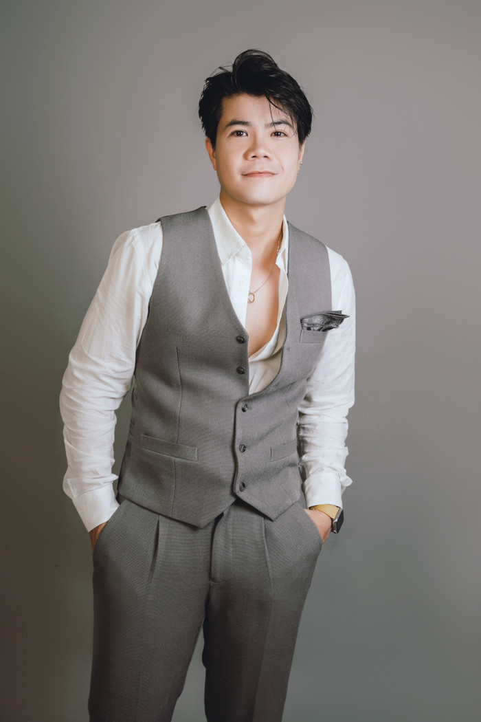 Với sự cạnh tranh khốc liệt, ca sỹ Đinh Mạnh Ninh lập “hat-trick” đầy ngoạn mục khi ẵm trong tay 3 hạng mục đề cử giải thưởng Cống hiến 2023. 