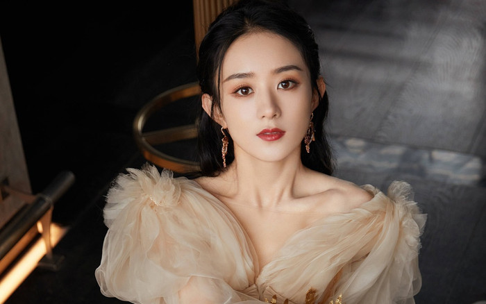 Vừa có tin vui, Triệu Lệ Dĩnh khoe tiếng Anh cực nuột nhưng lại bị soi nhan sắc khác lạ Ảnh 2