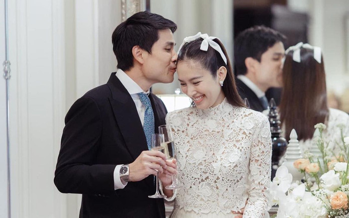 Mỹ nhân chuyển giới Nong Poy xinh đẹp tựa như công chúa trong lễ ăn hỏi đặc biệt Ảnh 2