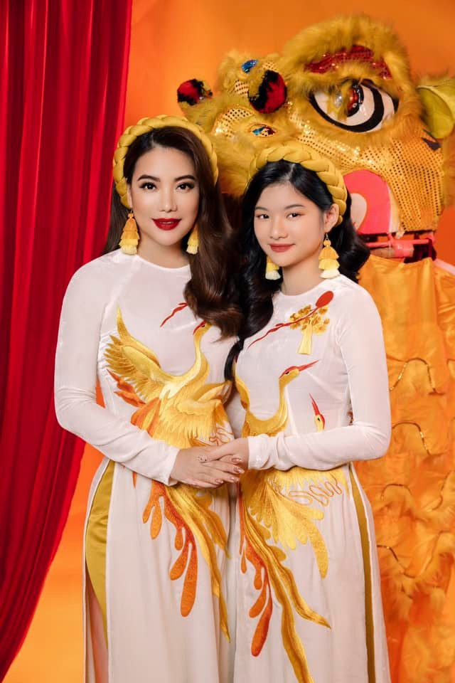 Trương Ngọc Ánh không ngần ngại đầu tư để thực hiện những bộ ảnh lung linh cùng con gái