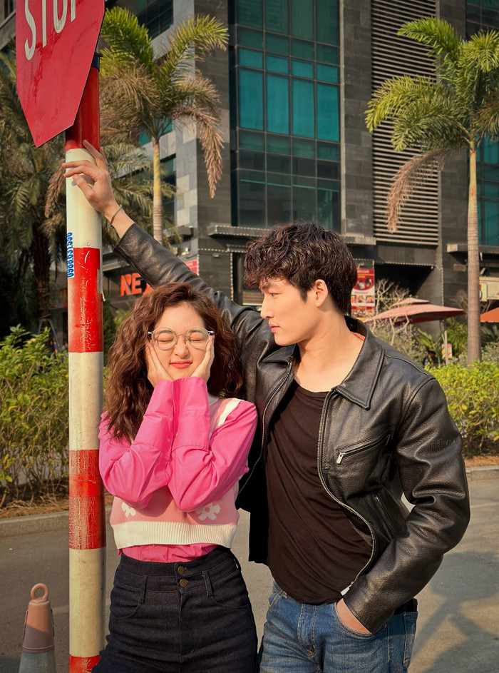 Đình Tú đang tập trung quay phim Đừng nói khi yêu. Vai diễn Tú của anh đang nhận về phản hồi tích cực