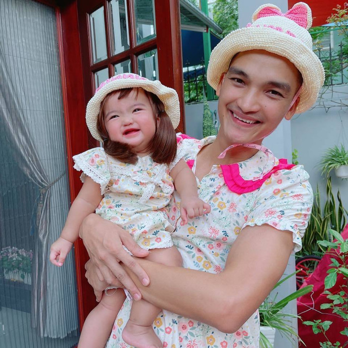 Con gái Mạc Văn Khoa được nhận xét thừa hưởng gen 'tấu hài' từ bố, dự đoán sẽ là cây hài nhí trong tương lai.