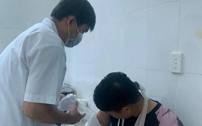 Nhân thân gây bất ngờ của cặp vợ chồng dùng tuýp sắt đánh gãy 2 tay nam shipper Ảnh 2