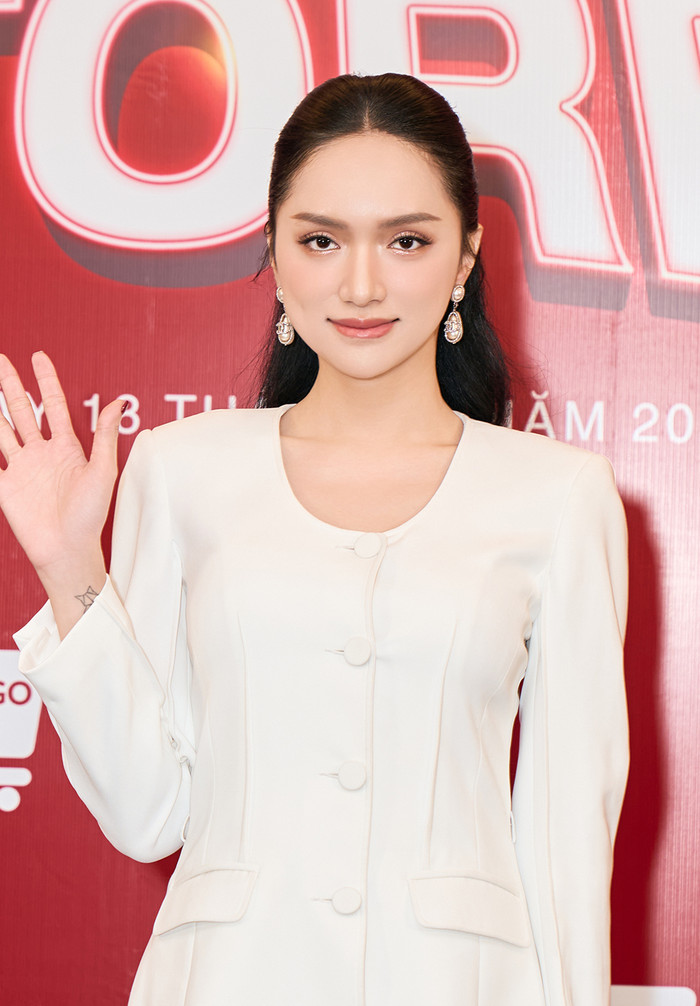 Hoa hậu Hương Giang khẳng định cô là một người kỹ tính.