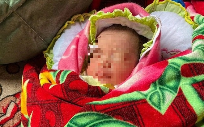 Bé gái sơ sinh bị bỏ rơi trên miệng cống, bất ngờ danh tính cha của đứa trẻ Ảnh 2