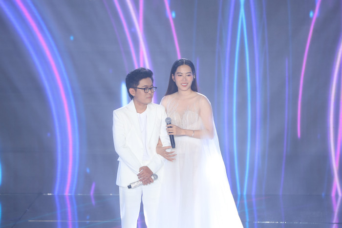 Nam Em bối rối, ngại ngùng sau khi chính thức lộ diện