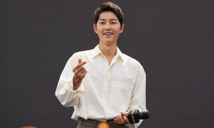 Song Joong Ki khẳng định cuộc sống hạnh phúc bên vợ mới chỉ qua một bức ảnh Ảnh 1