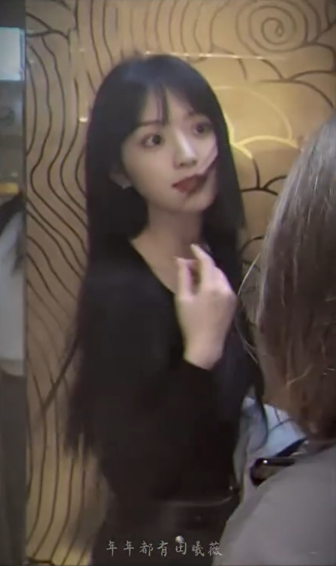 Chỉ vài khoảnh khắc ngắn ngủi đã chứng minh nhan sắc không phải dạng vừa của Điền Hi Vi. Nữ diễn viên thậm chí được netizen trao danh hiệu đệ nhất mĩ nhân thế hệ mới. 