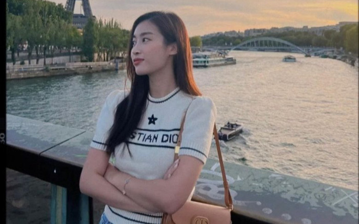 Đỗ Mỹ Linh thay đổi kể từ ngày về làm dâu hào môn: Chăm diện đồ hiệu, đi xem bóng đá Ảnh 2