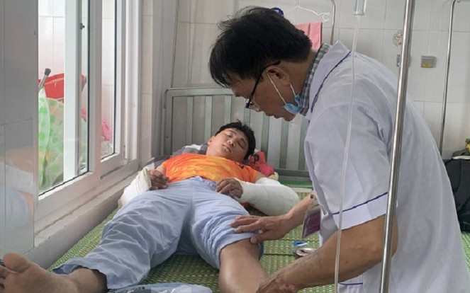 Sức khỏe của shipper bị đánh gãy 2 tay vẫn còn yếu, vẫn chưa nhận được 1 lời xin lỗi từ người hành hung Ảnh 2