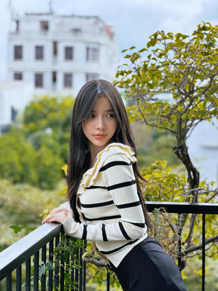 Ly Ly là nữ ca sĩ trẻ hiếm hoi theo đuổi chế độ ăn chay trong làng giải trí Việt