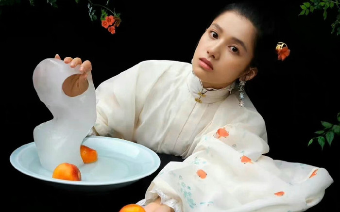 Trương Tịnh Nghi làm gì mà bị khuyên không nên đóng cổ trang? Ảnh 2